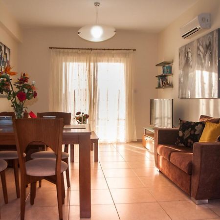 Ifestos Kings Resort Appartment Paphos Ngoại thất bức ảnh