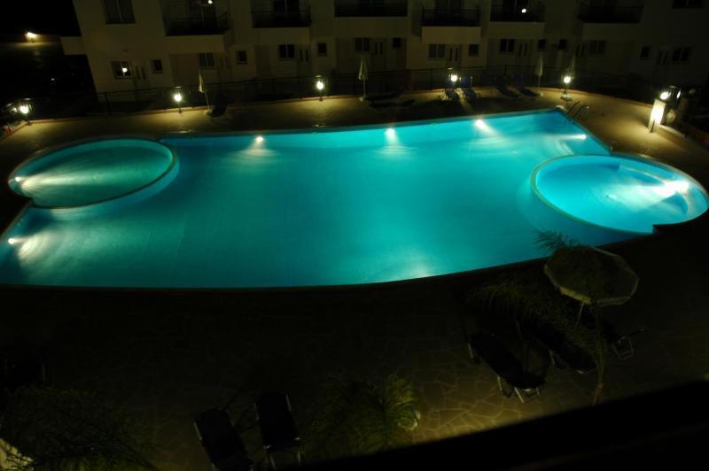 Ifestos Kings Resort Appartment Paphos Ngoại thất bức ảnh