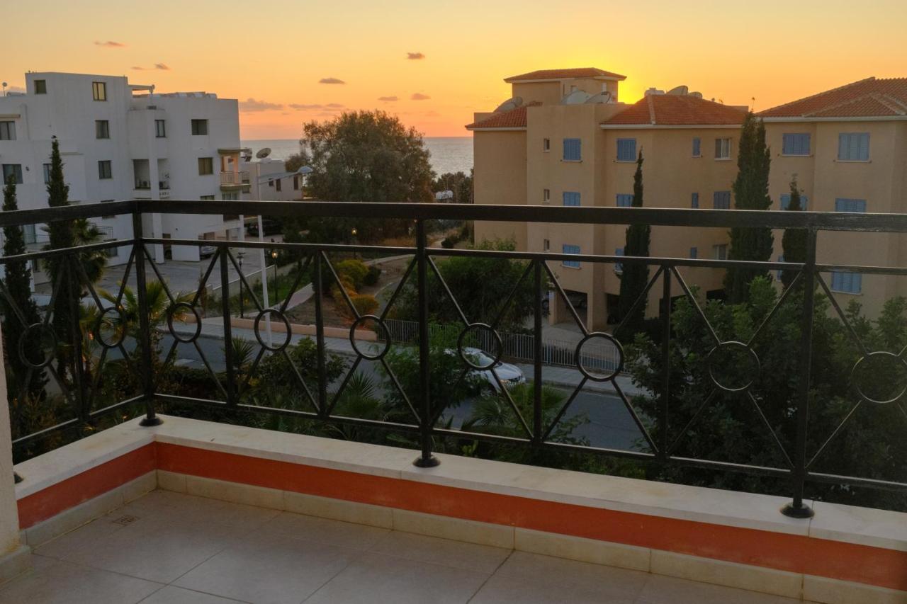Ifestos Kings Resort Appartment Paphos Ngoại thất bức ảnh